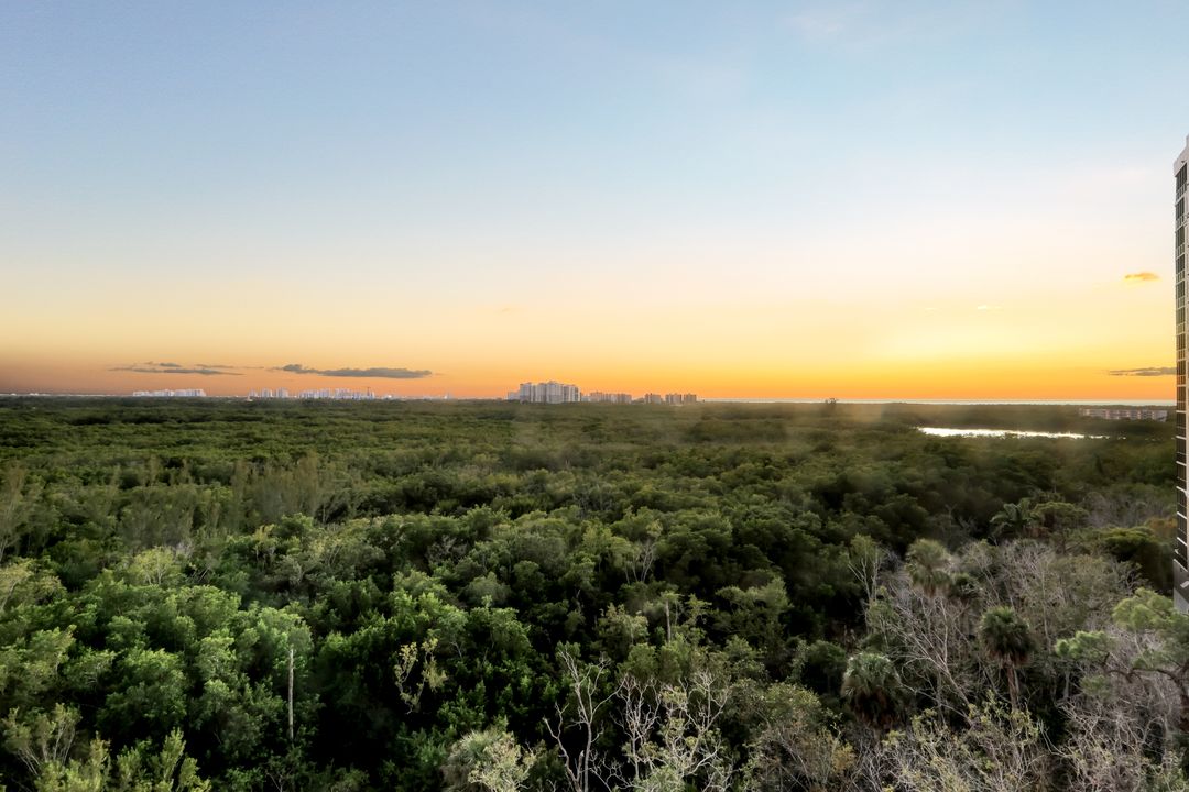 455 Cove Tower Dr #902, Naples, FL 34110