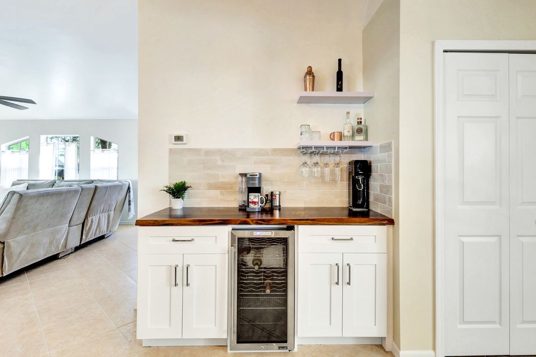 11631 Red Hibiscus Dr, Bonita Springs, FL 34135