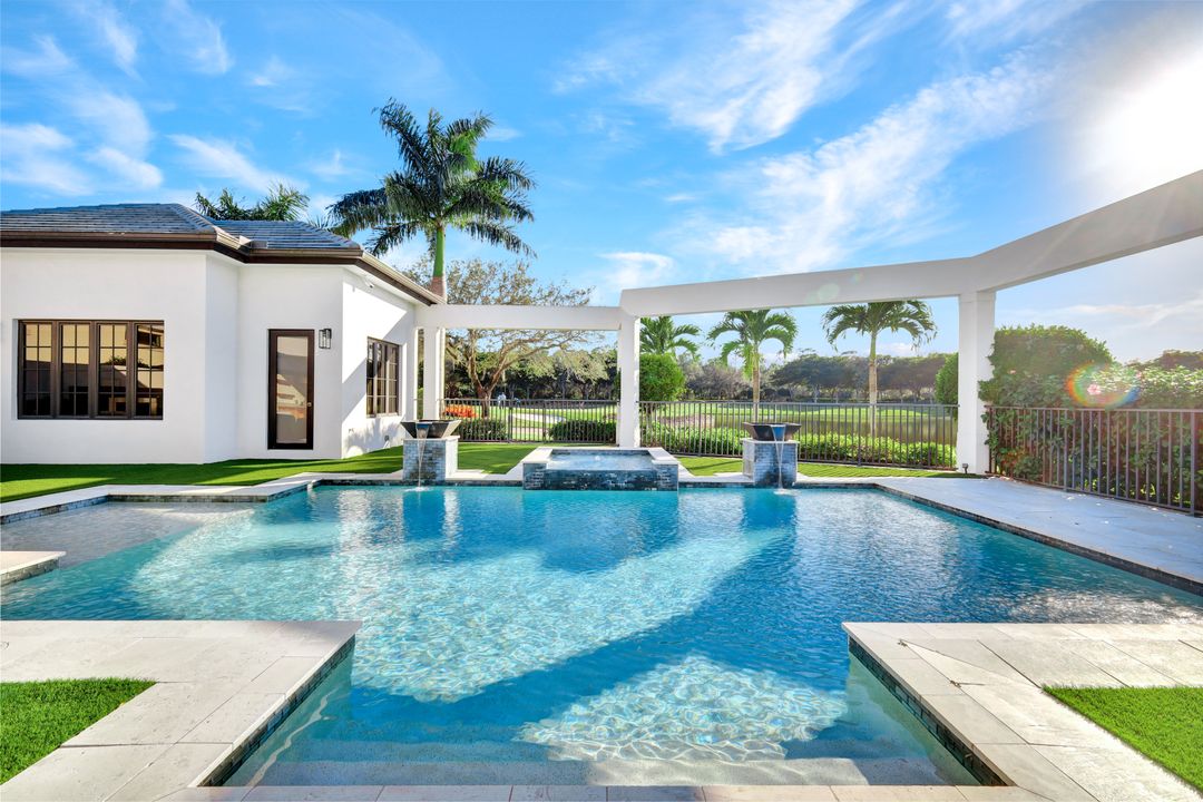 16988 Fairgrove Way, Naples, FL 34110