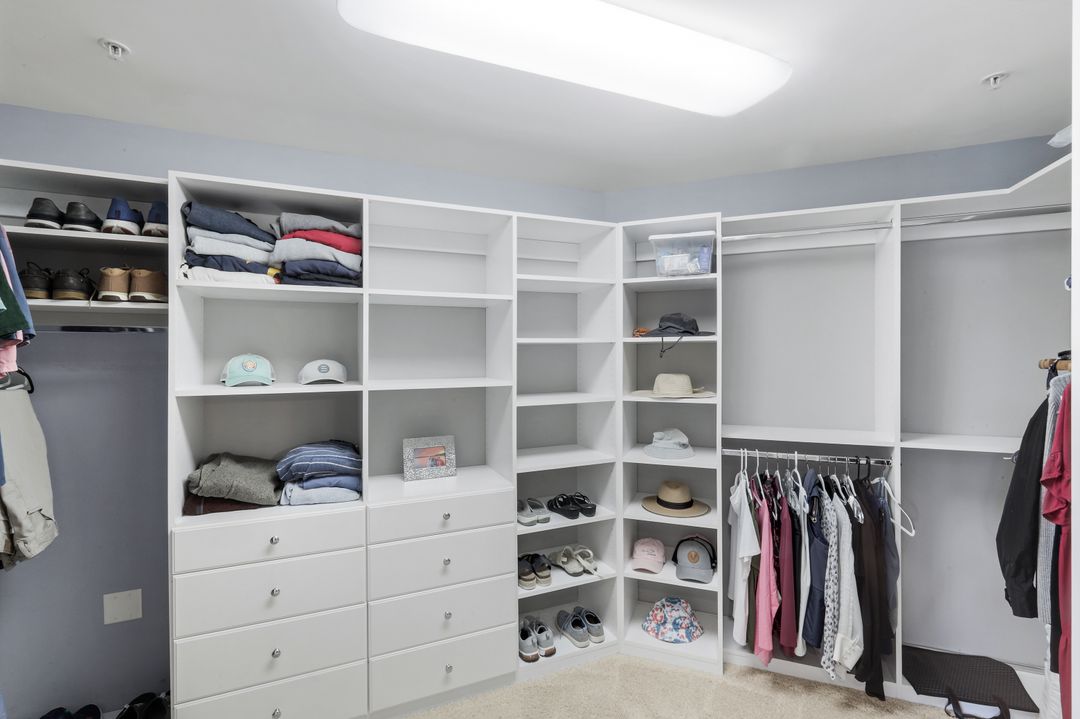 13675 Vanderbilt Dr #406, Naples, FL 34110