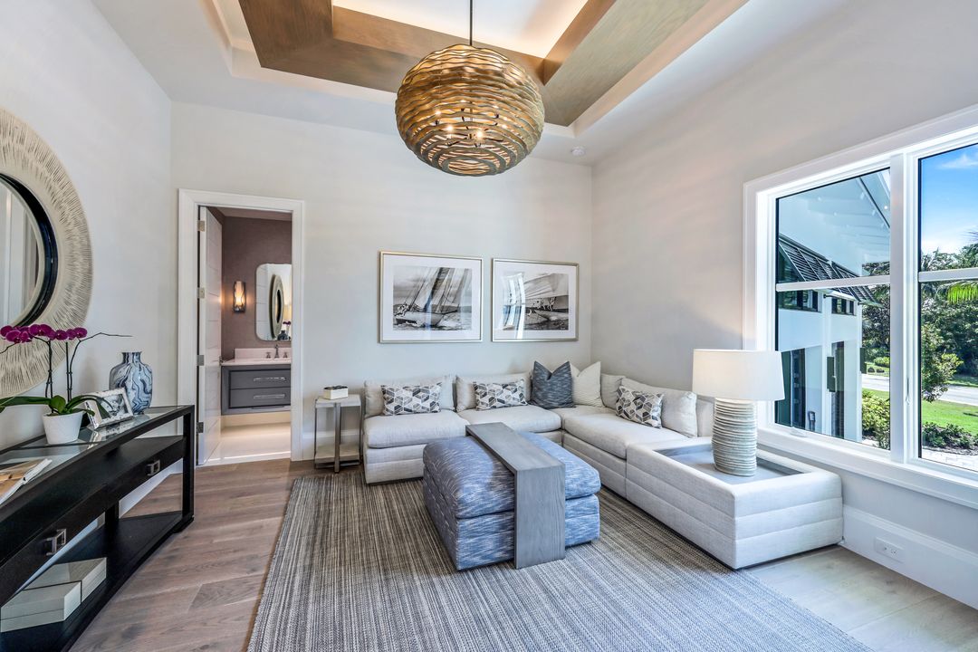 403 Neapolitan Way, Naples, FL 34103