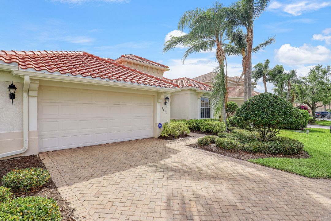 9956 St Moritz Dr, Miromar Lakes, FL 33913