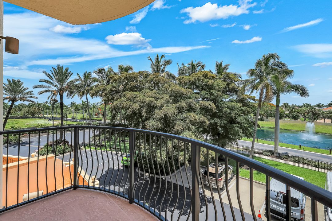 5704 Cape Harbour Dr #205, Cape Coral, FL 33914