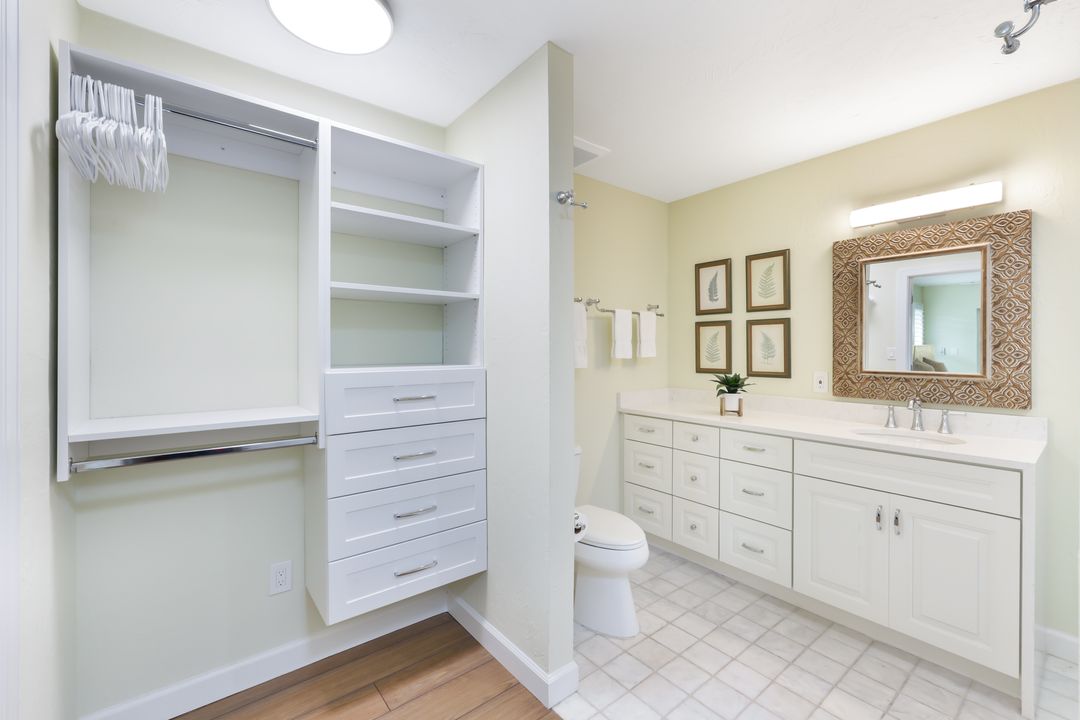 2218 Kings Lake Blvd, Naples, FL 34112