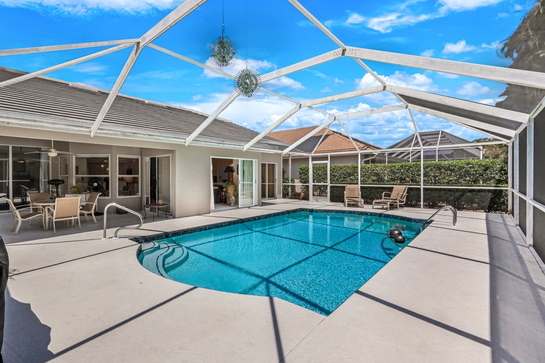 4332 Mistlethrush Ln, Naples, FL 34119