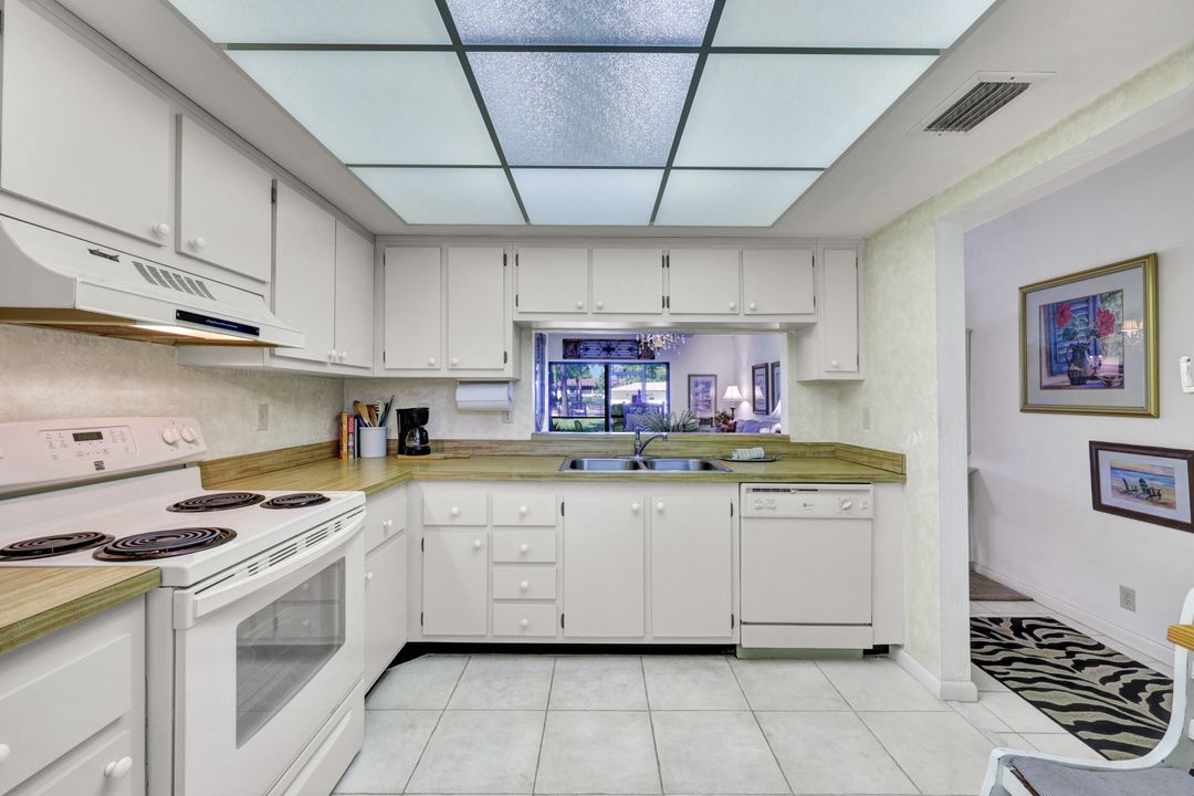 1733 Courtyard Way #104, Naples, FL 34112