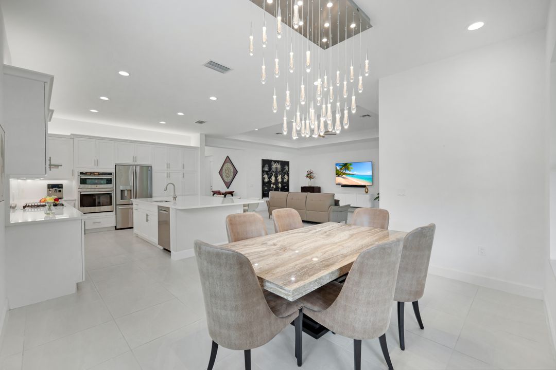11698 Jasper Ct, Naples, FL 34120
