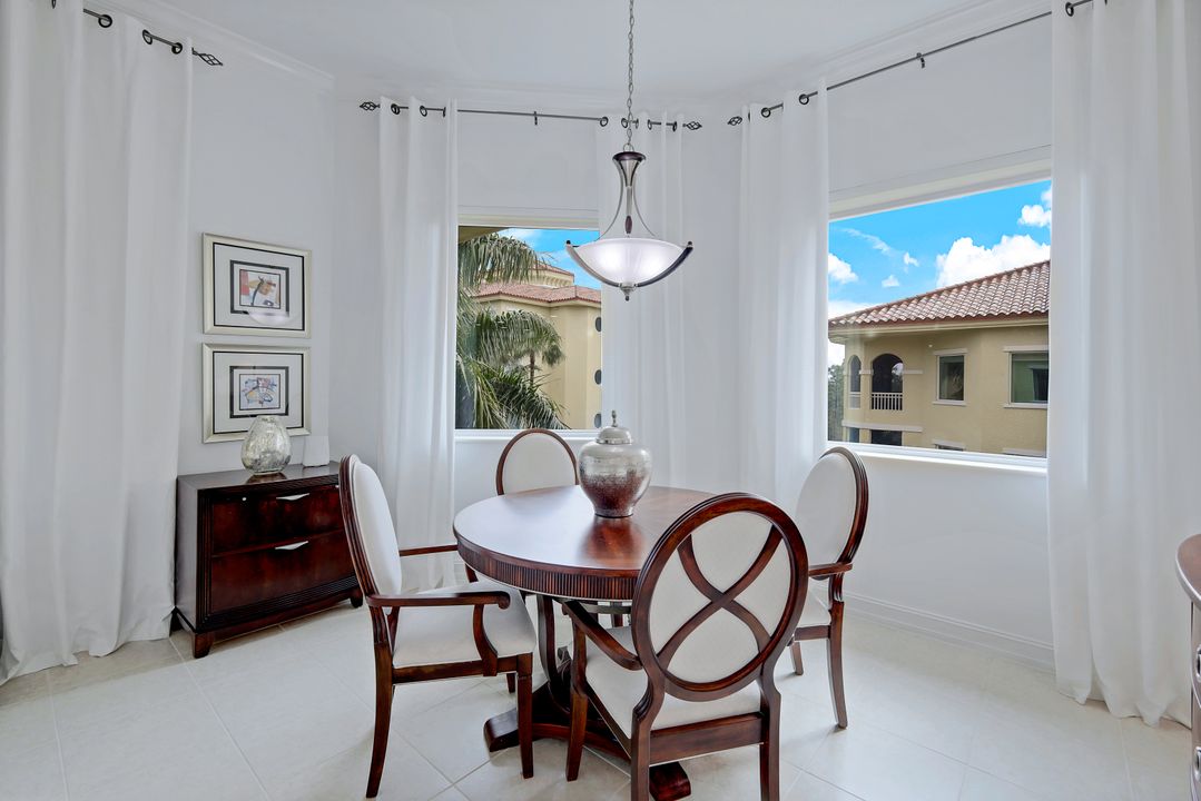 2278 Tiburon Blvd E #406, Naples, FL 34109