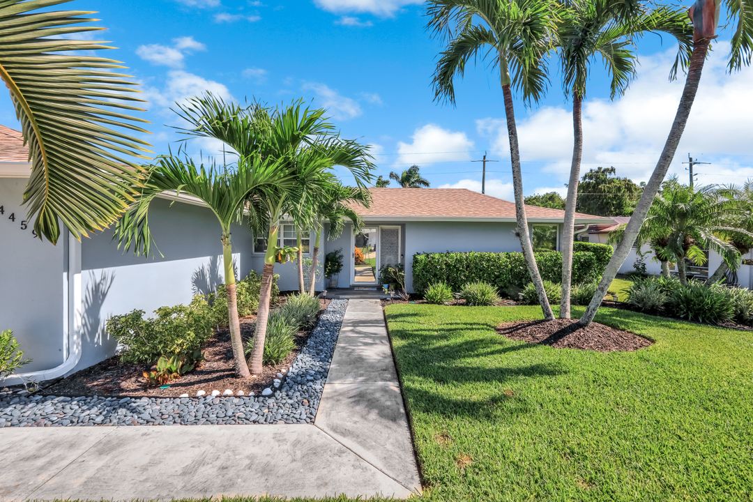 4459 Lakewood Blvd, Naples, FL 34112