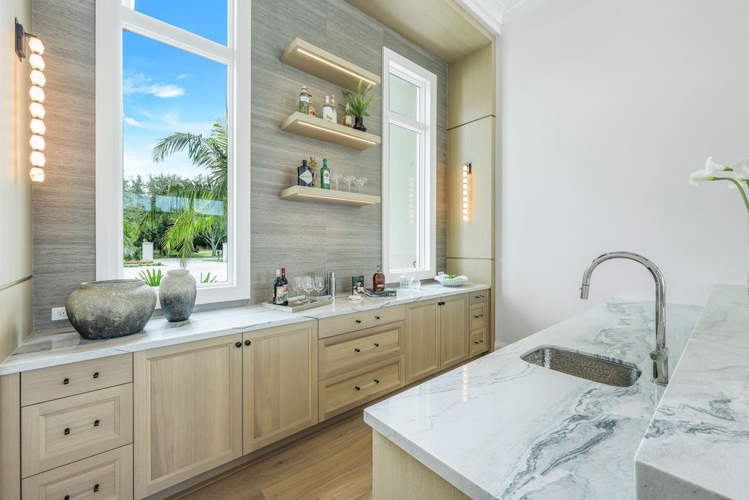 208 Hickory Rd, Naples, FL 34108