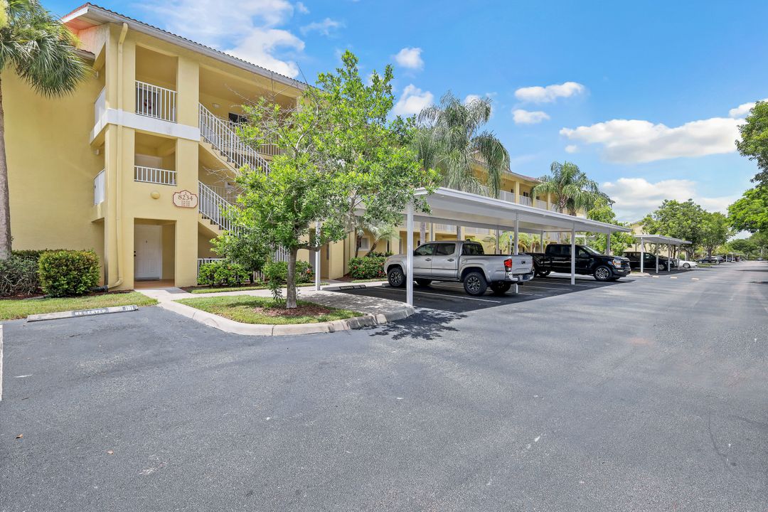 8234 Key Royal Cir #524, Naples, FL 34119