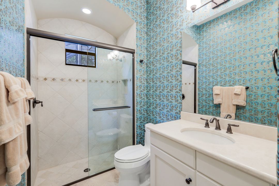 6477 Costa Cir, Naples, FL 34113