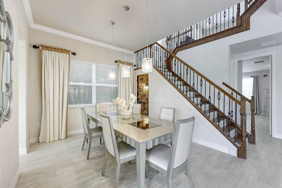 6582 Monterey Point, Naples, FL 34105