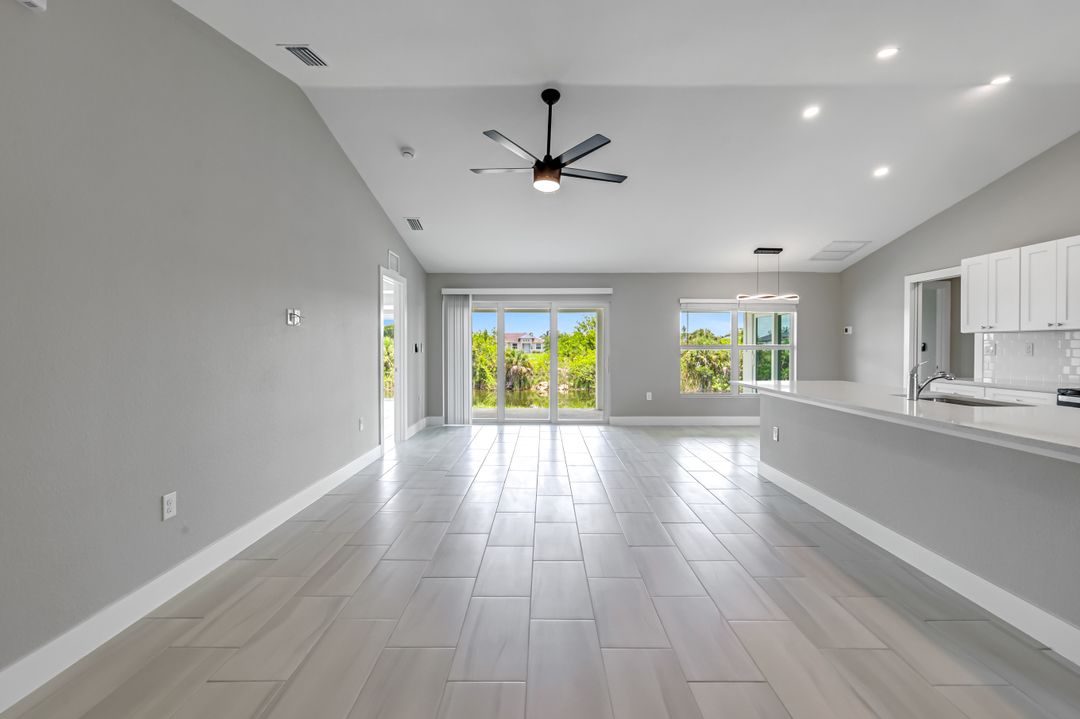 2921 NE 1st Ave, Cape Coral, FL 33909
