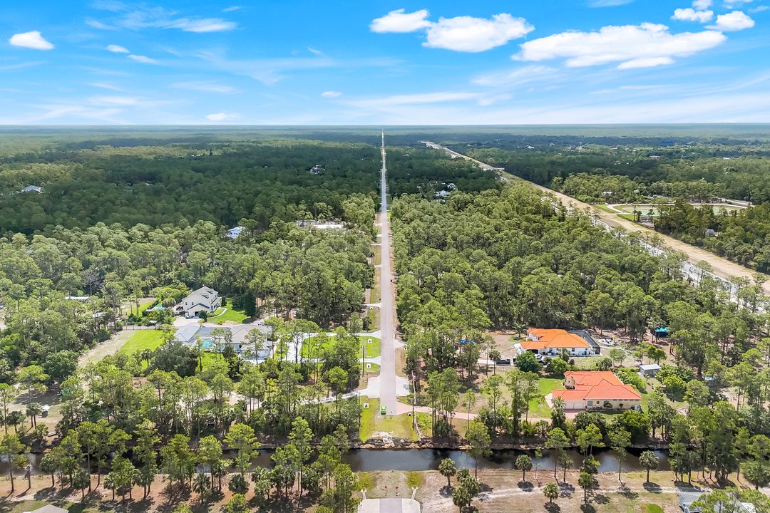 333 12th Ave NE, Naples, FL 34120