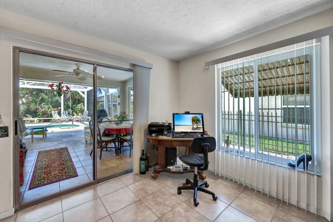 688 94th Ave N, Naples, FL 34108