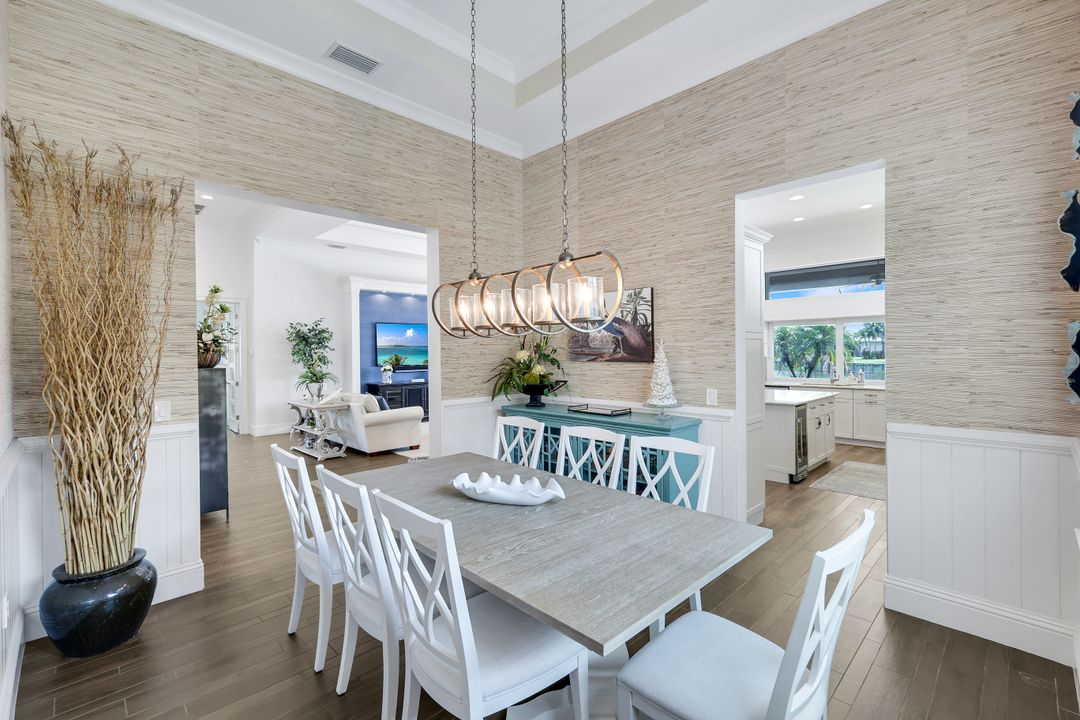 6460 Pembroke Wy, Naples, FL 34113