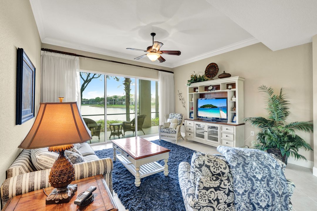 9234 Tesoro Ln #101, Naples, FL 34114