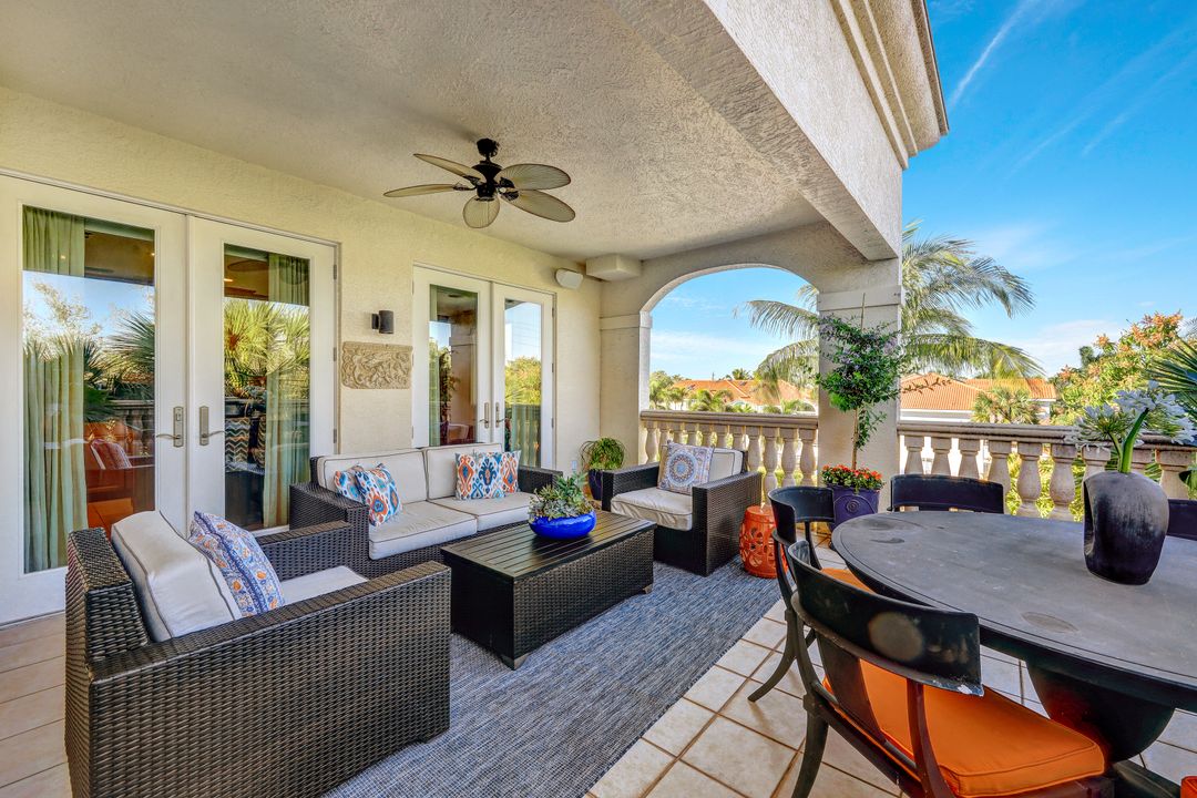 1006 5th St S, Naples, FL 34102