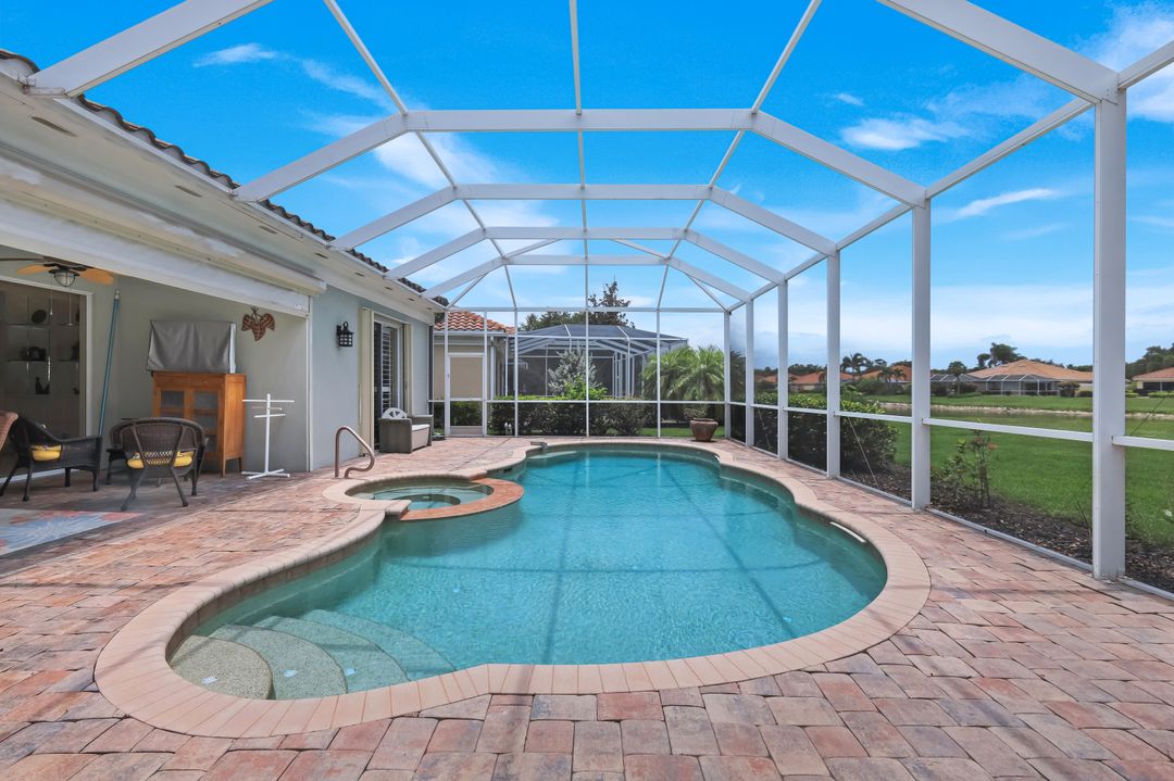 5855 Charlton Way, Naples, FL 34119
