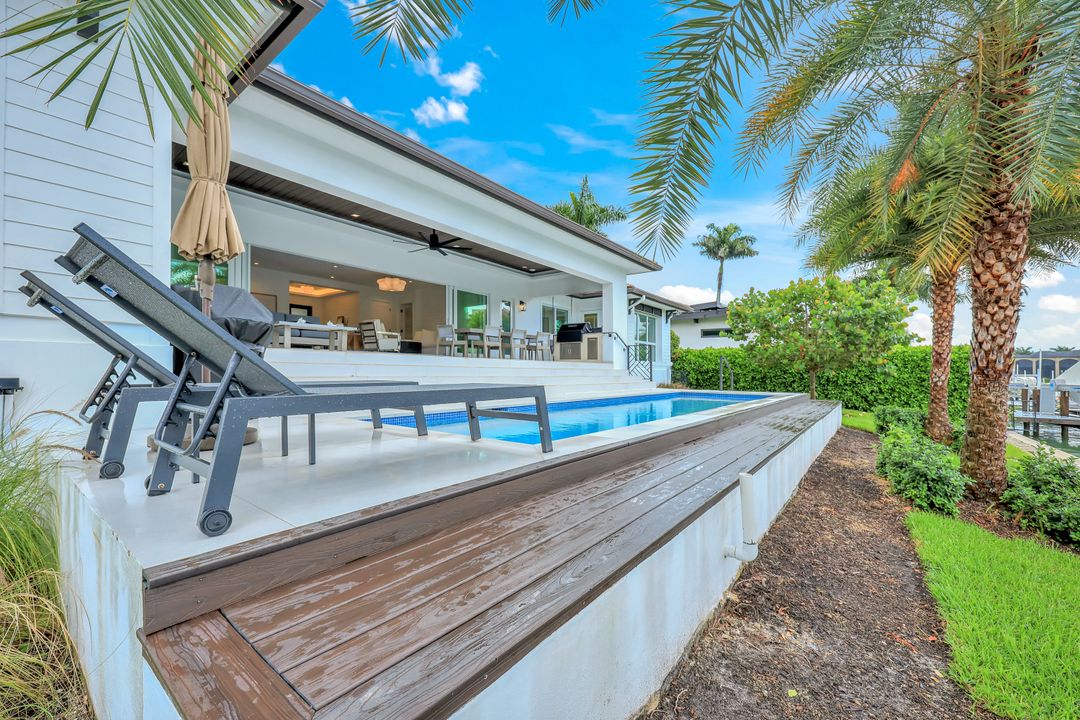 860 Partridge Ct, Marco Island, FL 34145