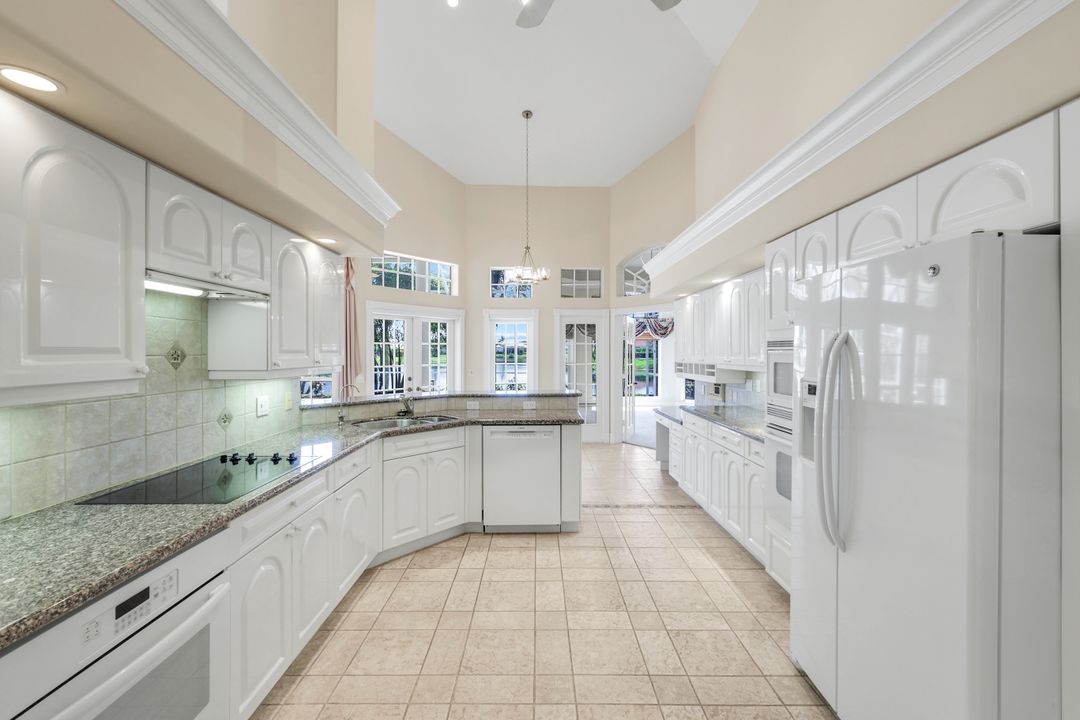 11201 Phoenix Way, Naples, FL 34119
