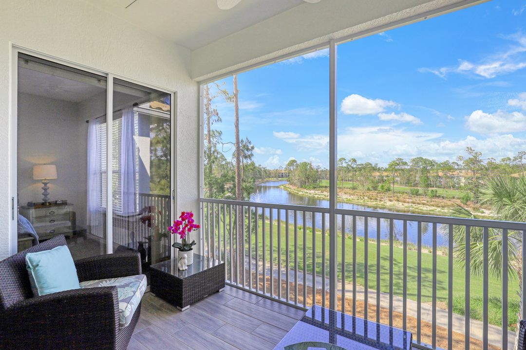 8223 Parkstone Pl #306, Naples, FL 34120