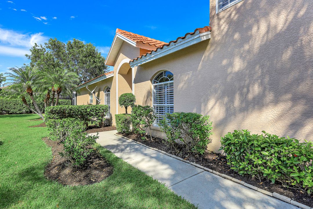 6721 Calumet Dr, Naples, FL 34113