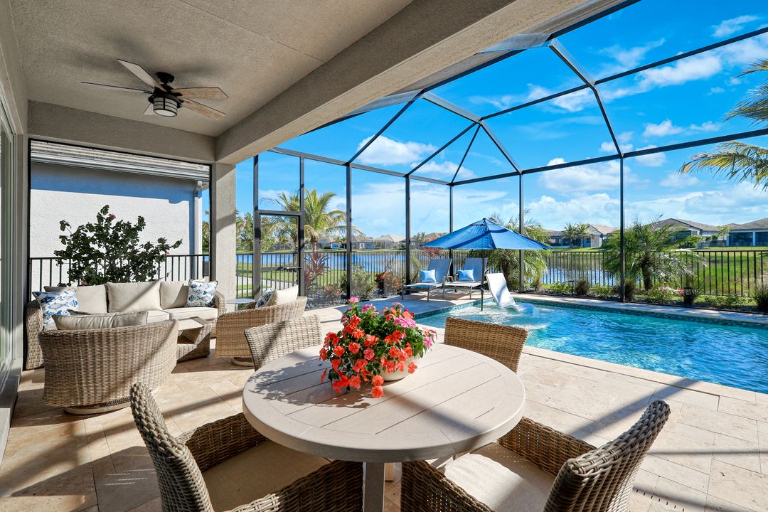 11555 Jacaranda Dr, Naples, FL 34120
