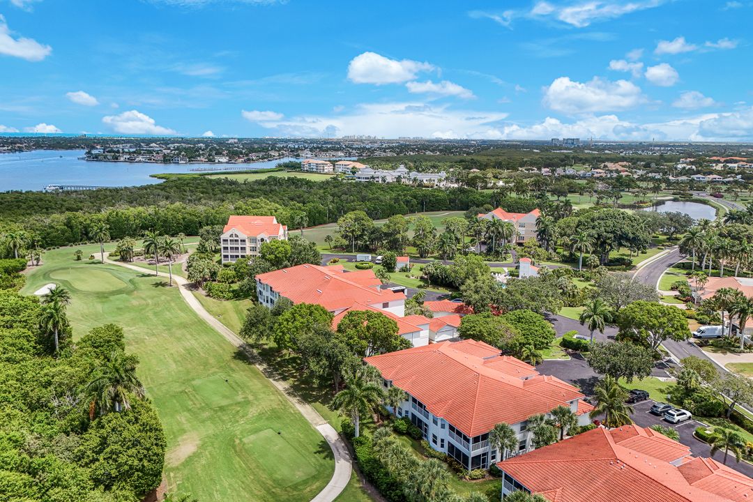 4700 Yacht Harbor Dr #611, Naples, FL 34112