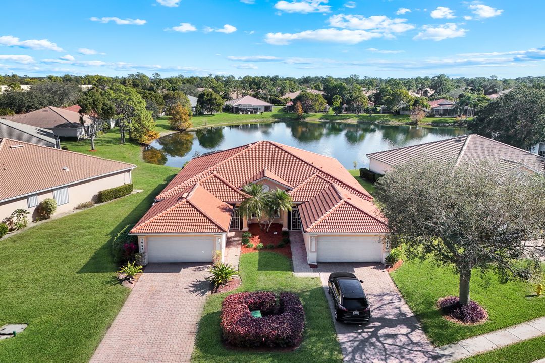 7755 Berkshire Pines Dr, Naples, FL 34104