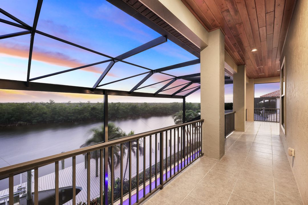 5817 Harbour Cir, Cape Coral, FL 33914