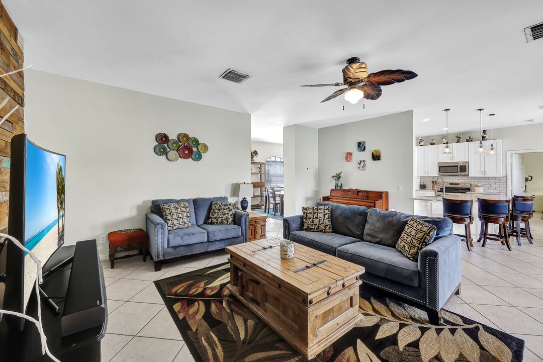 2525 39th Ave NE, Naples, FL 34120