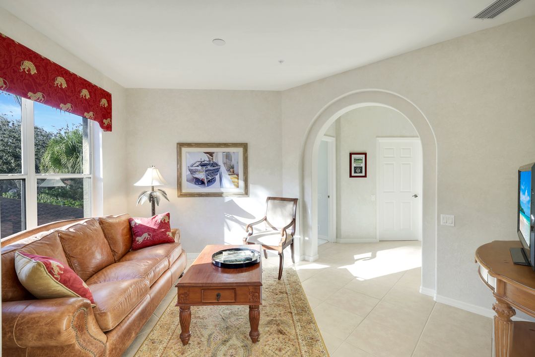 8490 Danbury Blvd #205, Naples, FL 34120