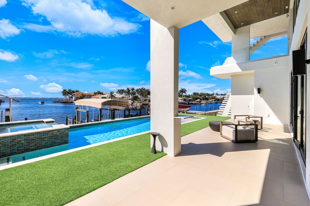 5384 Colonade Ct, Cape Coral, FL 33904