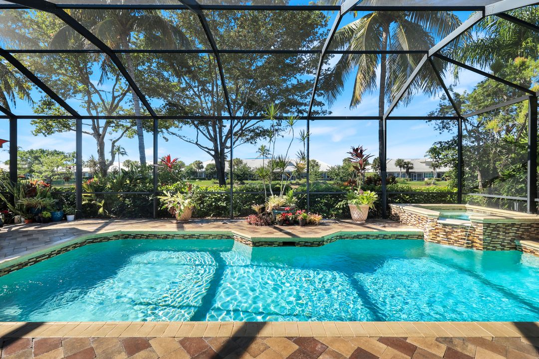 7633 Mulberry Ln, Naples, FL 34114