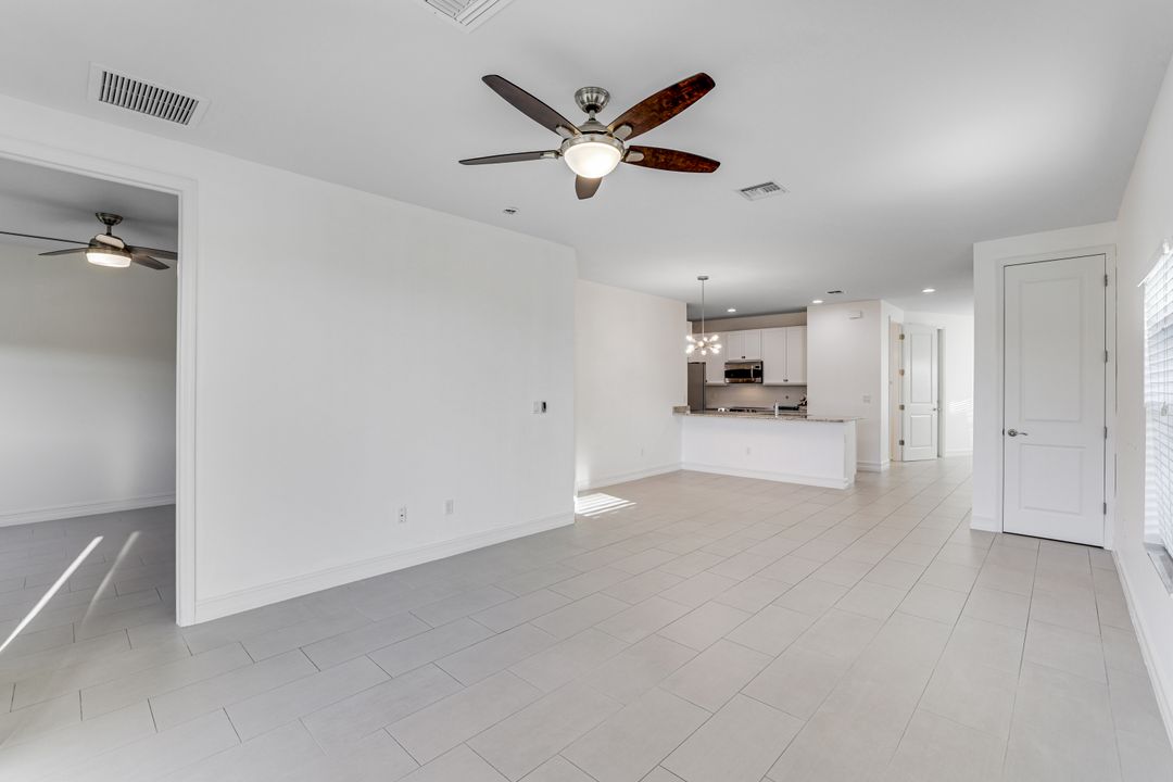 7918 Bristol Cir, Naples, FL 34120