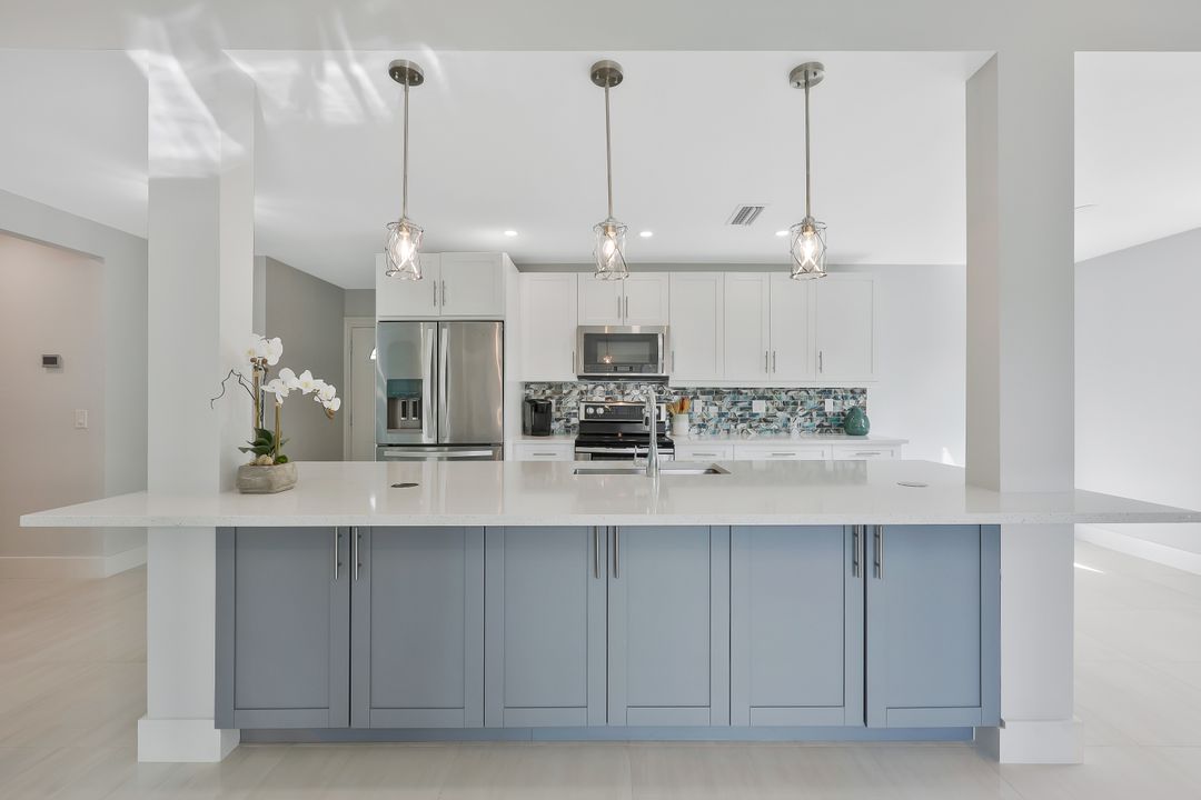 3870 White Blvd, Naples, FL 34117