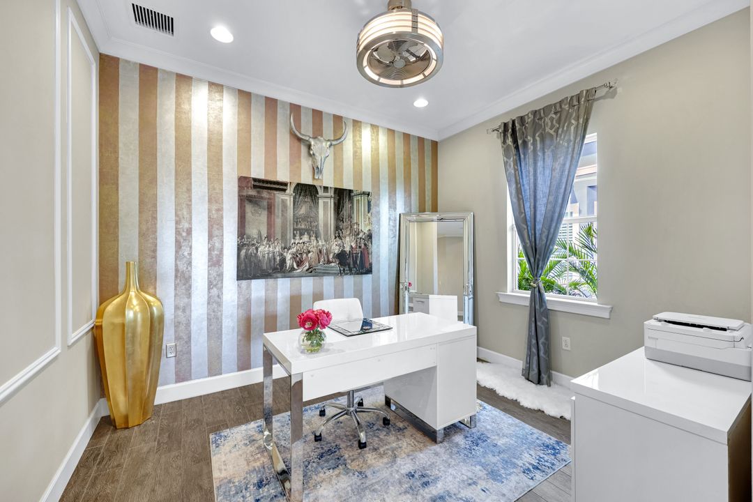 6927 Cay Ct, Naples, FL 34113