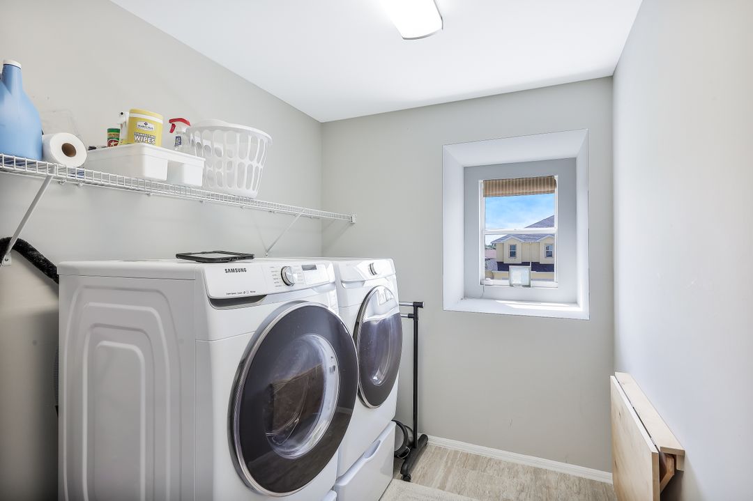 18261 Pine Nut Ct, Lehigh Acres, FL 33972