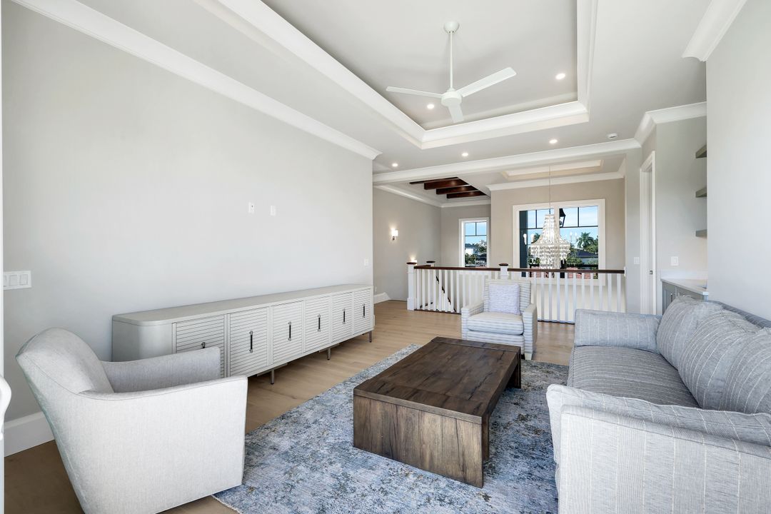 888 Banyan Ct, Marco Island, FL 34145