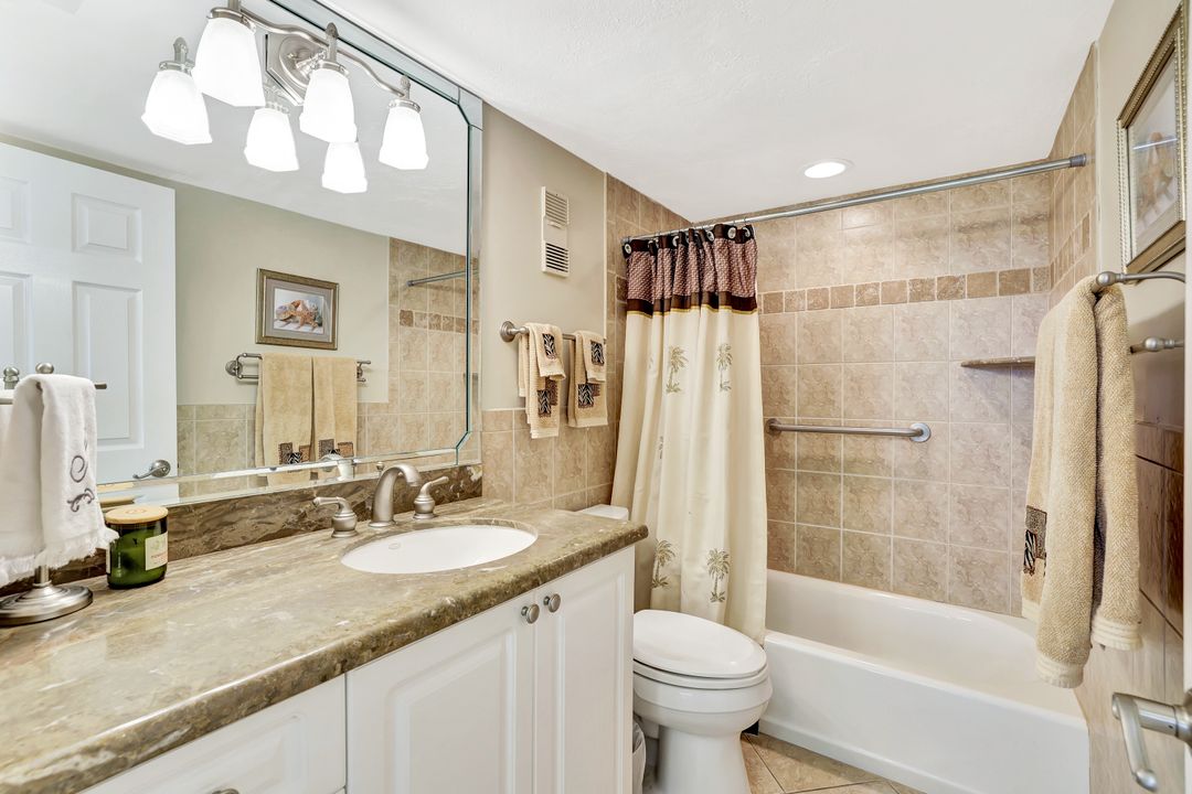 320 Seaview Ct #706, Marco Island, FL 34145