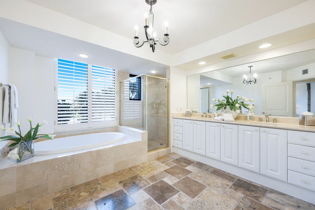 6597 Nicholas Blvd #306, Naples, FL 34108