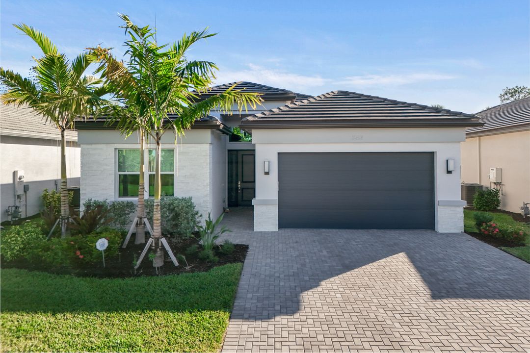 12456 Violet Ln, Naples, FL 34120