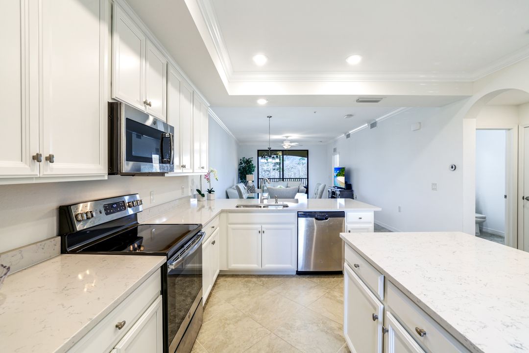 9590 Trevi Ct  #5334, Naples, FL 34113