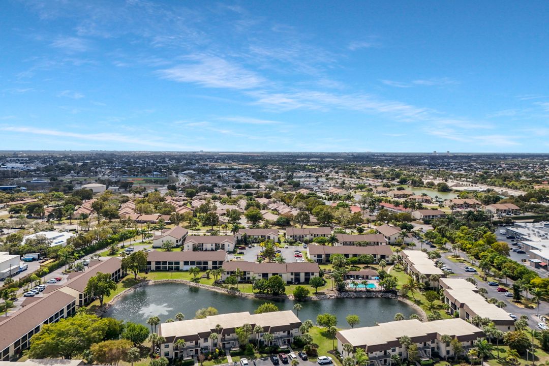 9290 Lake Park Dr #104, Fort Myers, FL 33919