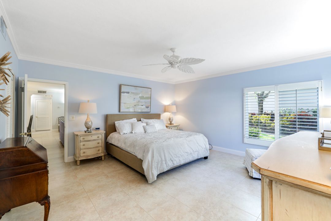 5801 Glencove Dr #503, Naples, FL 34108