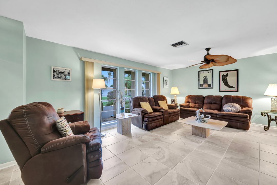 701 SW 52nd St, Cape Coral, FL 33914