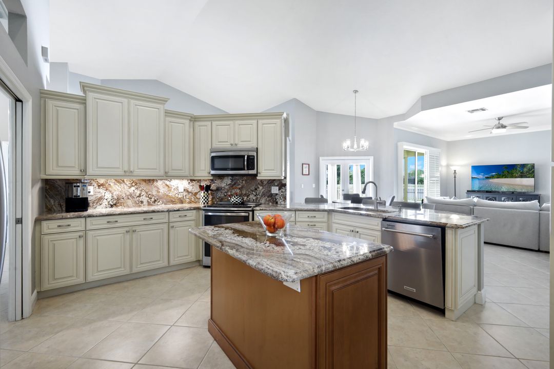 12070 Fairway Isles Dr, Fort Myers, FL 33913