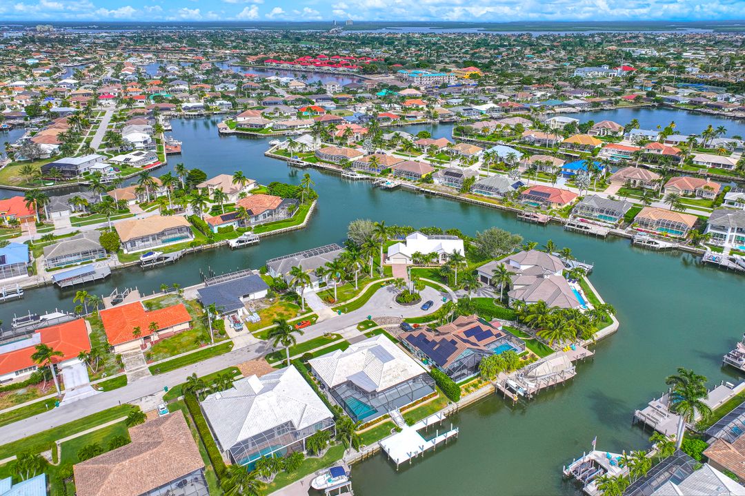 1129 Dana Ct, Marco Island, FL 34145